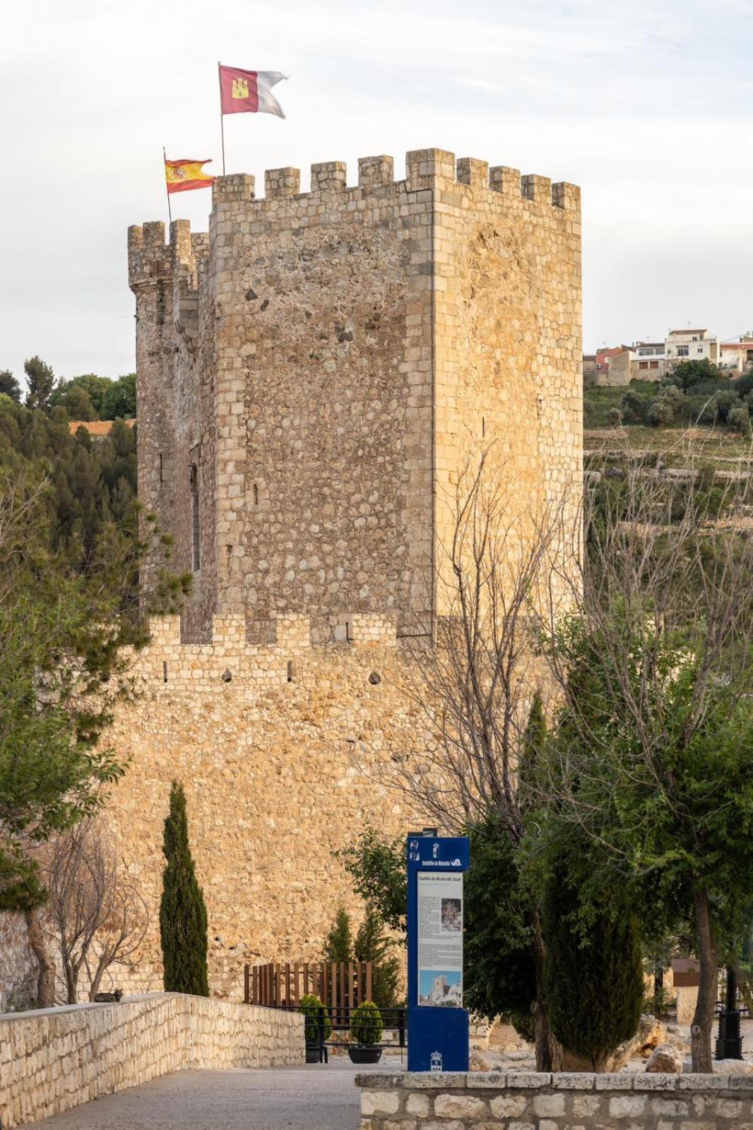 Complejo Mirador Del Castillo Alcala del Jucar Esterno foto